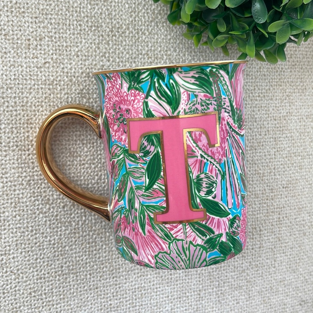 Lilly Pulitzer ceramic coffee mug initial “T”